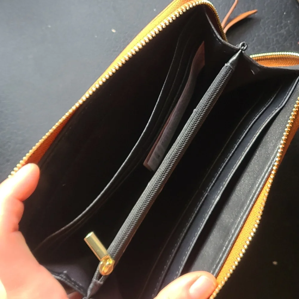 Wallet - Picture 4 of 5